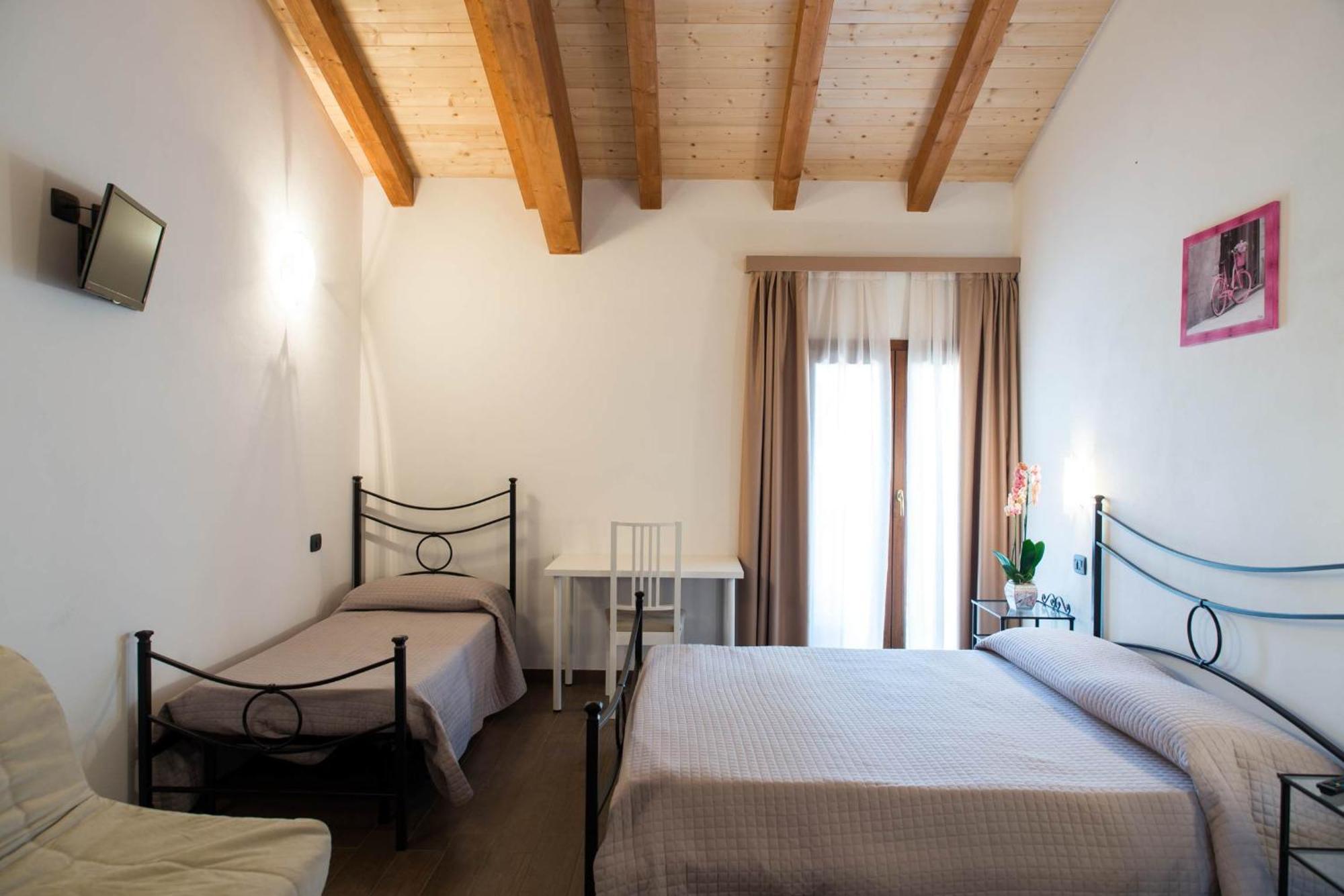 Affittacamere La Palazzina Cavalcaselle Zimmer foto