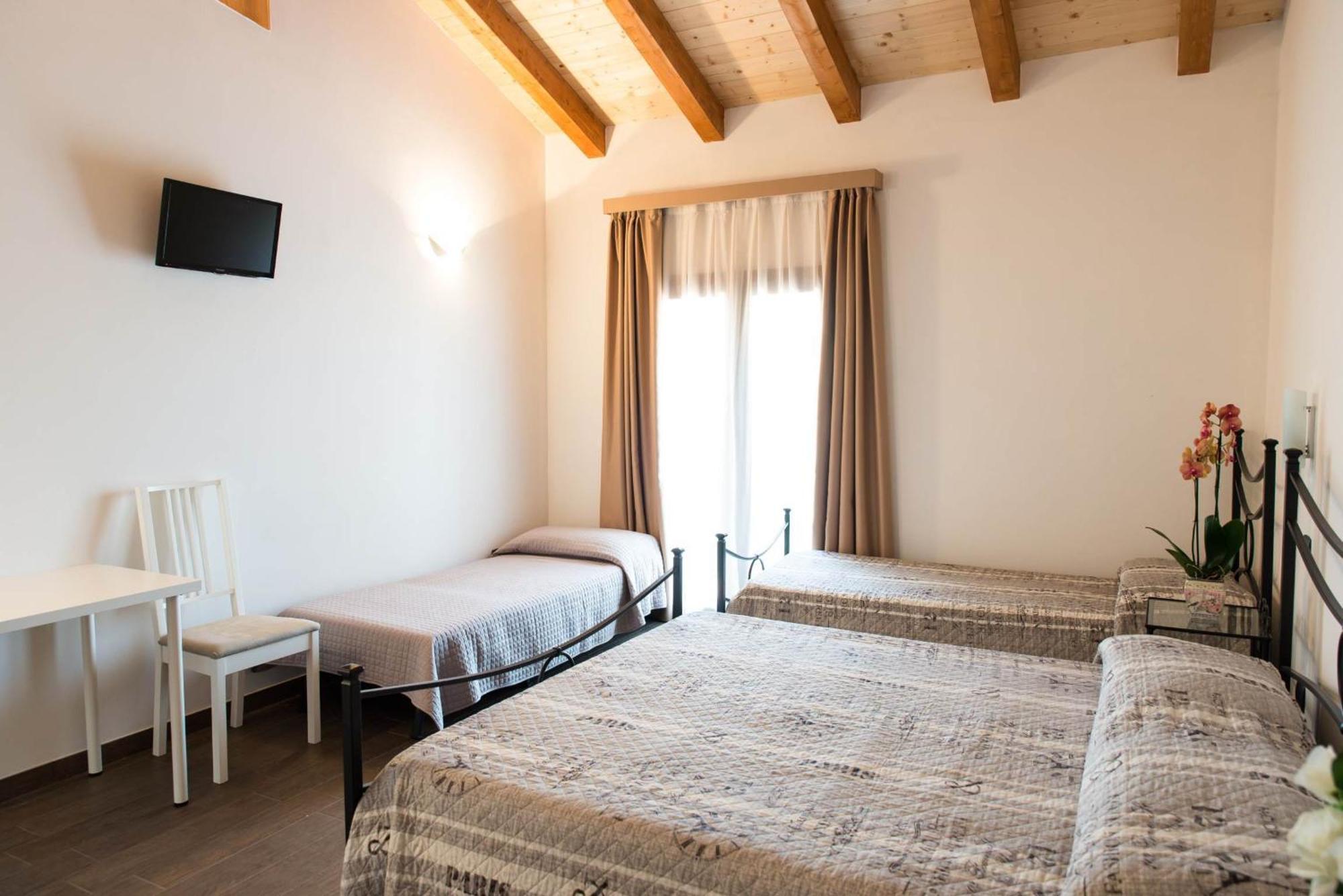 Affittacamere La Palazzina Cavalcaselle Zimmer foto